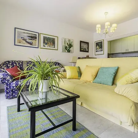 Piso Ideal Dos Con Balcon شقة بلاتجا ذارو